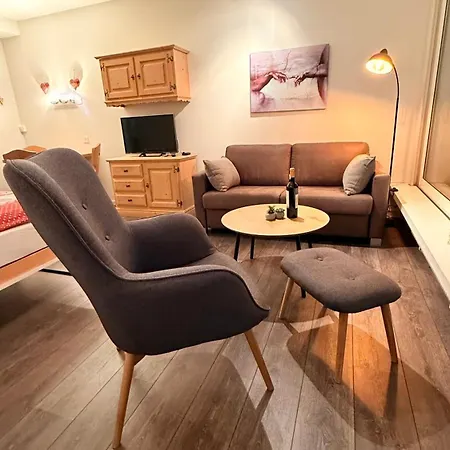 Gemuetliches Alpenstudio Mitten In Perfekt Angebunden, Extrem Ruhig Und Ideal Als Rueckzugsort Fuer Entspannung, Sportliche Aktivitaeten Oder Ein Entspanntes Wochenende *